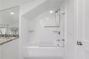 21 Vaughan Ave, Newport, RI 02840 - Photo 13