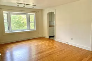 156 Pine Tree Cir, North Kingstown, RI 02852 - Photo 3
