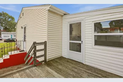 15 Squantum Drive, Middletown, RI 02842 - Photo 19