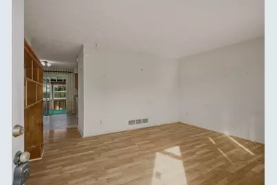 15 Squantum Drive, Middletown, RI 02842 - Photo 5