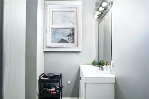 47 Luna St, Providence, RI 02904 - Photo 7