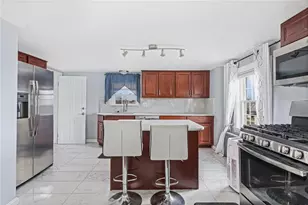 45 Hazelwood Ave, East Providence, RI 02914 - Photo 5