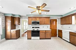 357 Old River Rd, Lincoln, RI 02838 - Photo 15