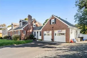 10 Isabelle Dr, Narragansett, RI 02882 - Photo 1