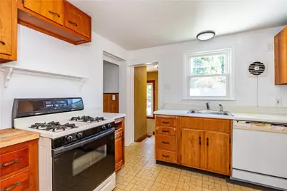 26 Keeher Avenue, Newport, RI 02840 - Photo 13