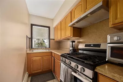 110 Lawn Avenue, Pawtucket, RI 02860 - Photo 13
