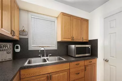 110 Lawn Avenue, Pawtucket, RI 02860 - Photo 7