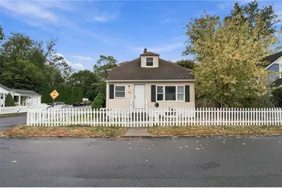 26 Providence Avenue, East Providence, RI 02915 - Photo 33