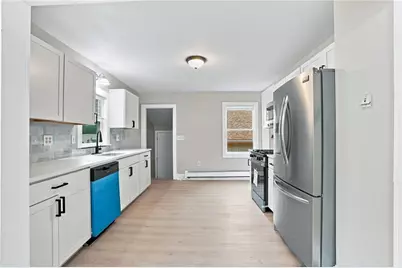 26 Providence Avenue, East Providence, RI 02915 - Photo 5