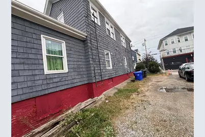 195 Cross Street, Central Falls, RI 02864 - Photo 17