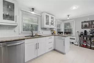 30 Black Creek Ln, Warwick, RI 02888 - Photo 9