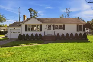 123 Ruggles Ave, Newport, RI 02840 - Photo 1