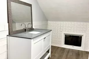 806 Main St, West Warwick, RI 02893 - Photo 21