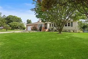 8 Elmhurst Dr, Smithfield, RI 02828 - Photo 3