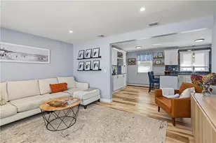 162 E View Ave, Cranston, RI 02920 - Photo 9