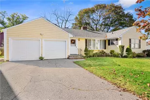 30 Marshall Way, East Providence, RI 02916 - Photo 1