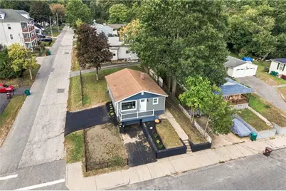 546 Robinson Street, Woonsocket, RI 02895 - Photo 33