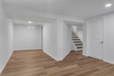546 Robinson Street, Woonsocket, RI 02895 - Photo 19