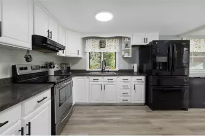 1034 Stafford Road, Tiverton, RI 02878 - Photo 9