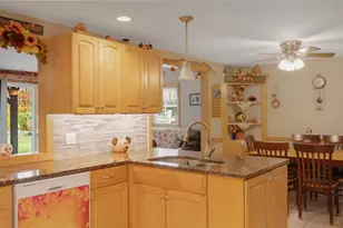 38 Pitman Rd, Warwick, RI 02886 - Photo 5
