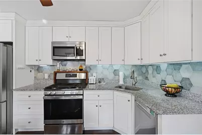 353 Massasoit Avenue, East Providence, RI 02914 - Photo 5