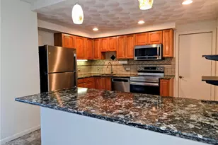 732 Manomet Ct, Warwick, RI 02886 - Photo 3