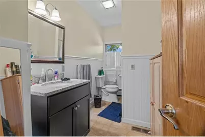129 Simmonsville Avenue, Johnston, RI 02919 - Photo 17