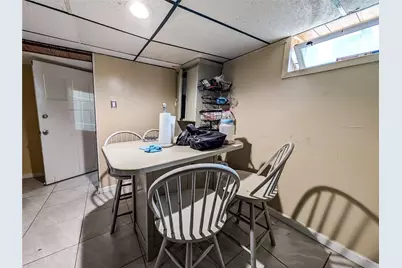 236 Vermont Avenue, Providence, RI 02905 - Photo 35