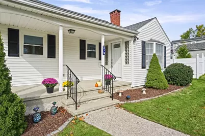 379 Dover Avenue, East Providence, RI 02914 - Photo 3