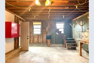 85 Hilton Avenue, East Providence, RI 02915 - Photo 15