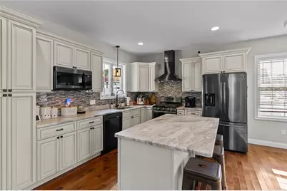 132 Theresa Marie Avenue, Woonsocket, RI 02895 - Photo 9