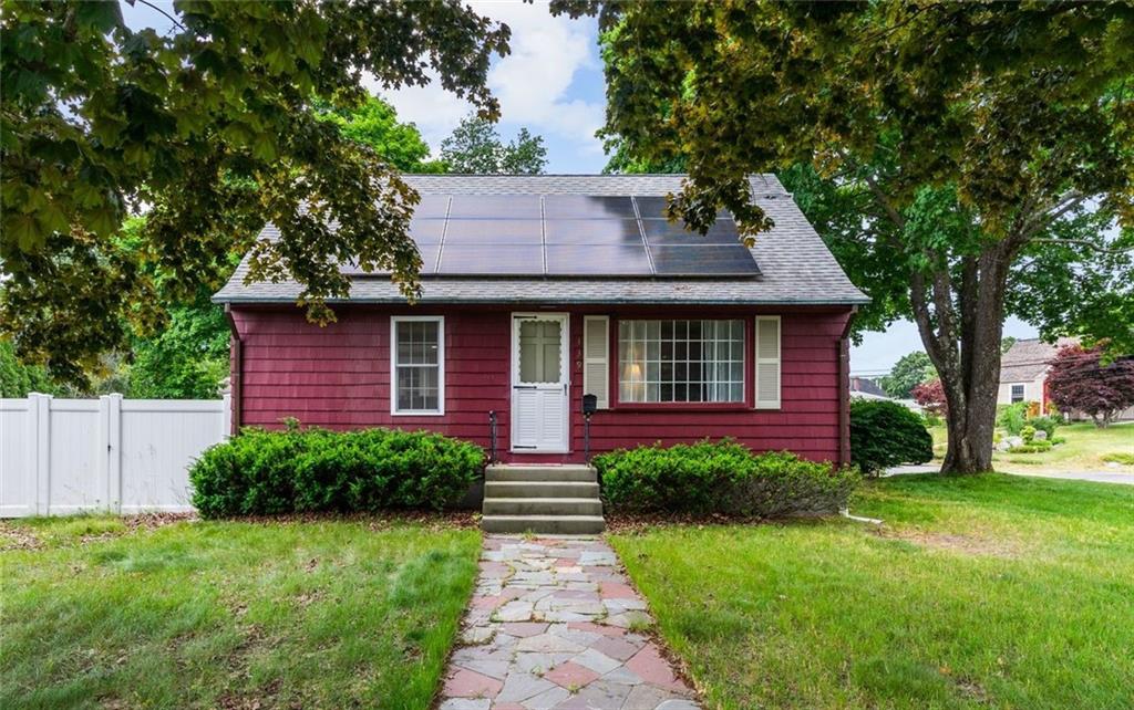 139 Pawtuxet Terrace, West Warwick, RI 02893 MLS 1337562 Coldwell