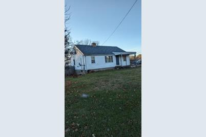 653 Metacom Avenue, Warren, RI 02885 - Photo 1