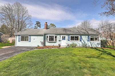 5 Congress Road, Barrington, RI 02806 - Photo 1