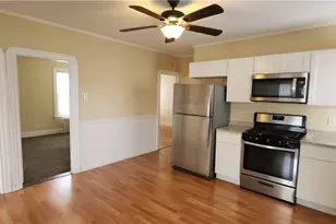 217 Oakland Ave, Pawtucket, RI 02861 - Photo 1