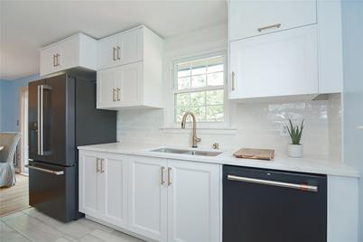 15 Dorothy Avenue, Portsmouth, RI 02871 - Photo 1