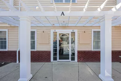 60 Bay Spring Avenue #A5, Barrington, RI 02806 - Photo 1
