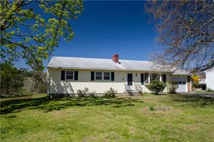 7 Smithfield Dr, Middletown, RI 02842 - Photo 1