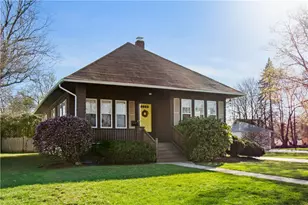 72 Greenwood Ave, Warwick, RI 02886 - Photo 1