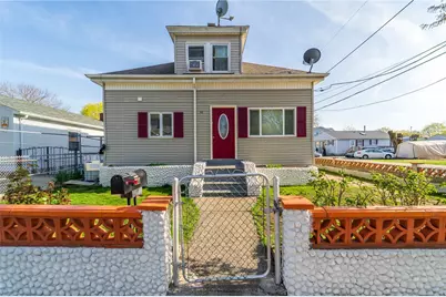 321 Columbus Avenue, Pawtucket, RI 02861 - Photo 1