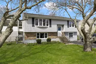 112 Center Ave, Middletown, RI 02842 - Photo 1