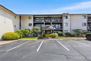 400 Narragansett Pkwy, Warwick, RI 02888 - Photo 1