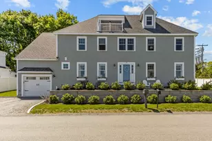 11 Narragansett Ave, Portsmouth, RI 02871 - Photo 1