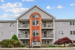 724 Beverage Hill Ave, Pawtucket, RI 02861 - Photo 1