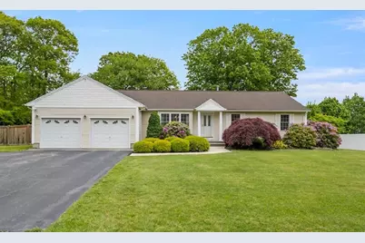 46 Bakewell Court, Cranston, RI 02921 - Photo 1