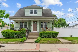 261 Columbus Ave, Pawtucket, RI 02861 - Photo 1