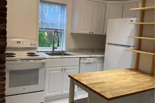 15 Clinton Ave, Newport, RI 02840 - Photo 1