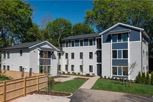 32 Exchange St, East Greenwich, RI 02818 - Photo 1