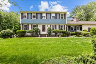 4 Tall Pines Dr, Barrington, RI 02806 - Photo 1