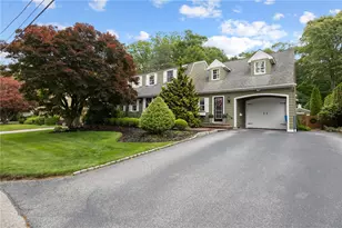 152 Glen Hills Dr, Cranston, RI 02920 - Photo 1